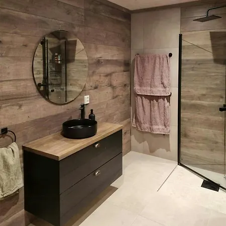 Modern By Sveavannet In Nordmarka Feriehus Roa